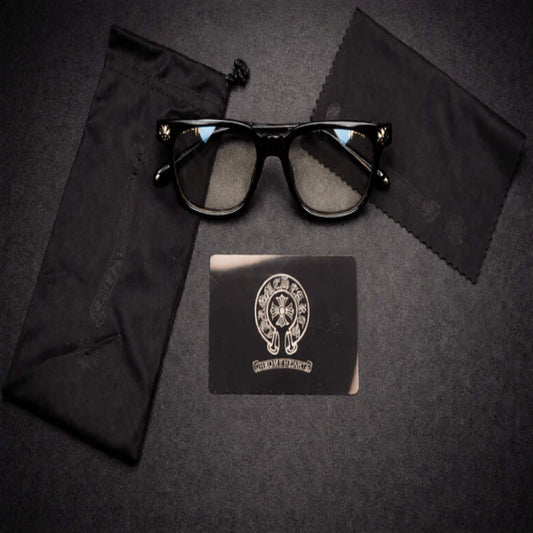 SIGNATURE BOLD – MONTURE CARRÉE À PRÉSENCE IMPOSANTE